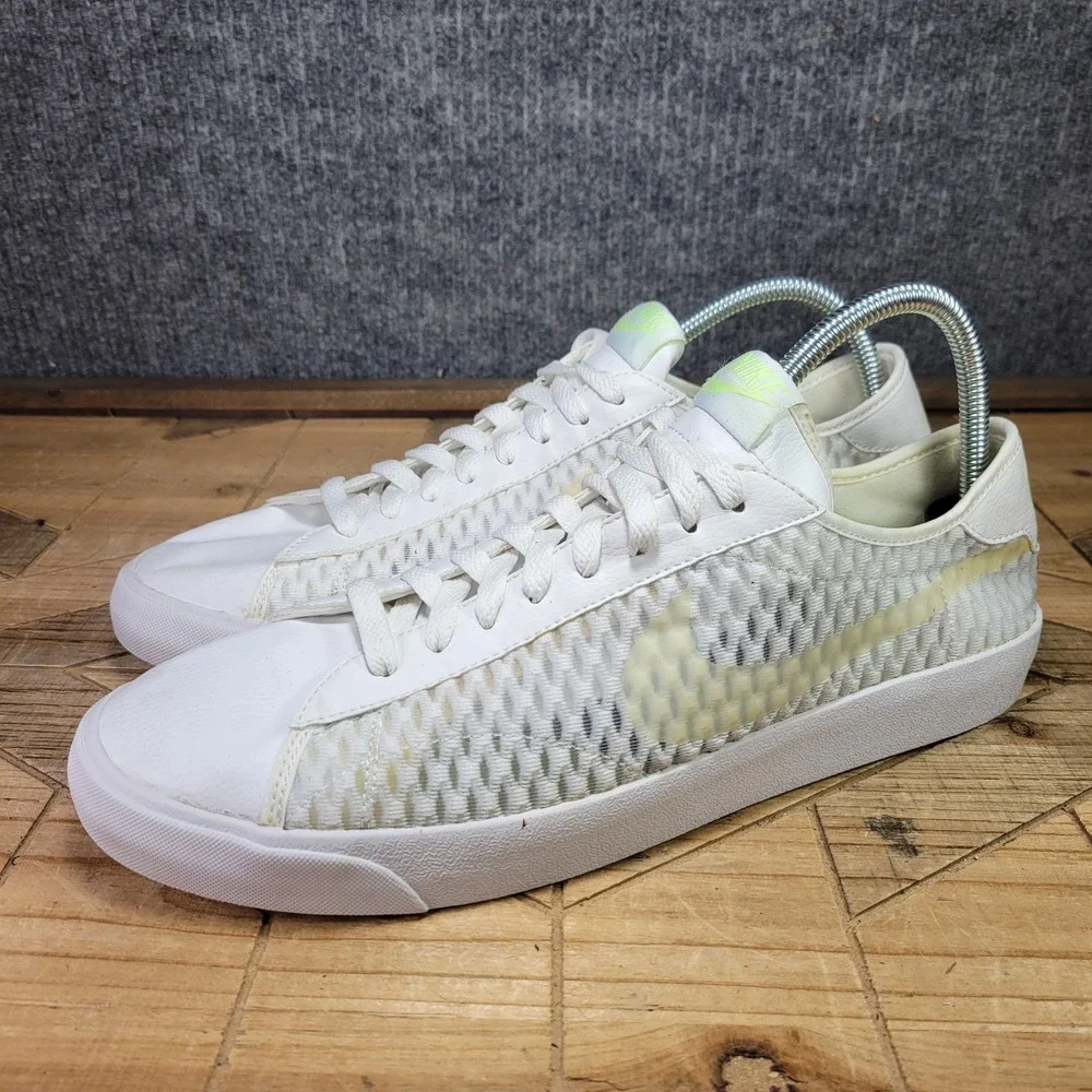 VTG Nike Tennis Classic AC 11.5 Mens Mesh Woven White‎ Gold 377812-113 Shoes